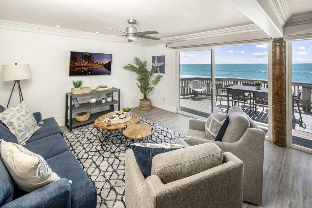 Oceanfront Home with Stunning View, Oceanside