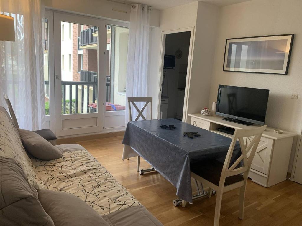 Appartement lumineux à 50m de la plage de Cabourg, balcon, parking gratuit, 4 pers. - FR-1-465-119 - 1