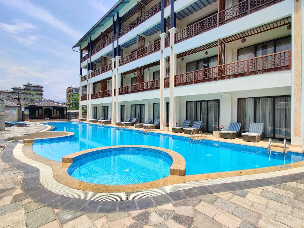 Swimming pool