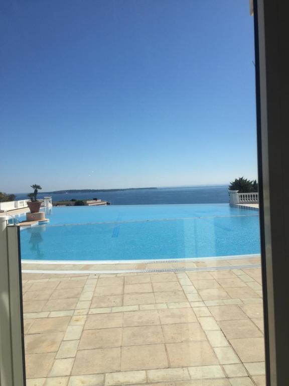 Charmant appartement dans résidence avec piscine vue mer, Cannes