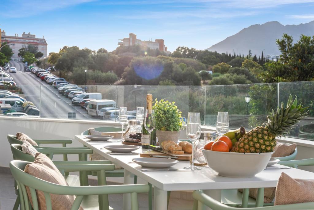 Modern 3-bedroom family apartment Estepona Centre - 2