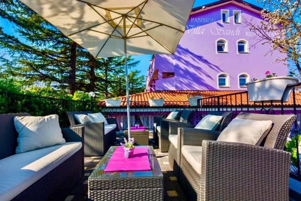 Hotel Villa Sandi - free parking 전경