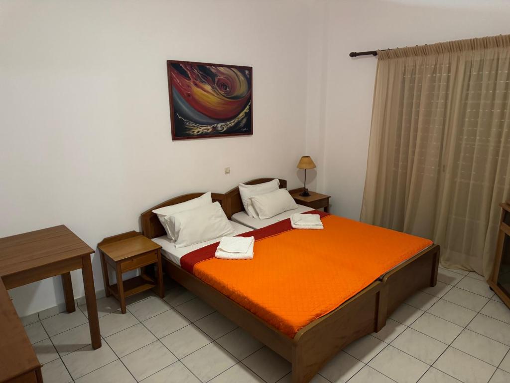 Michalis studios, Palaiochóra