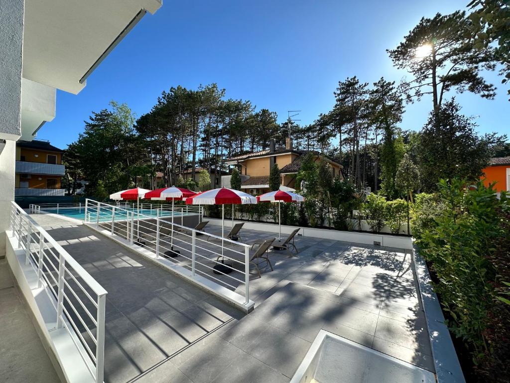 Nuovo condominio con piscina e garage - 3