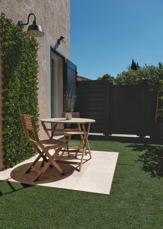 Studio rénové avec belle terrasse - 1
