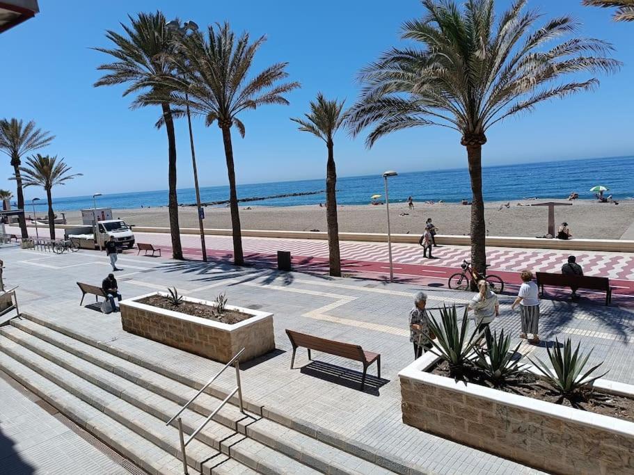 Piso primera línea playa Almería - 5