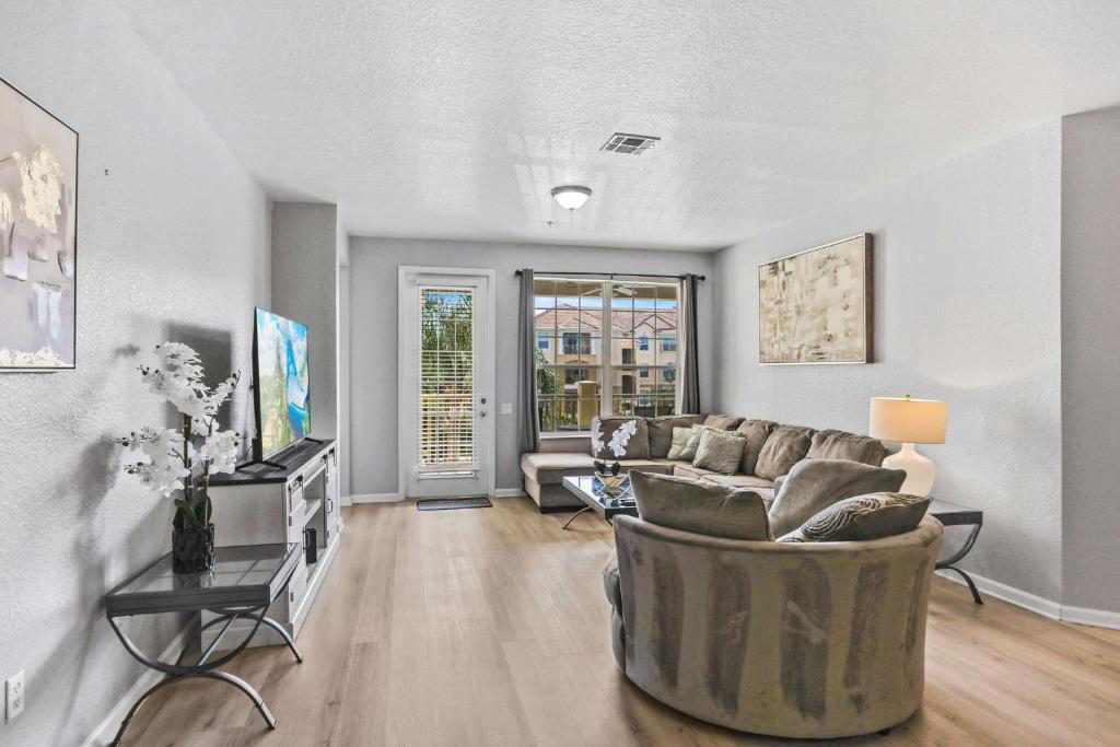 4804 Cayview Avenue 305, Orlando