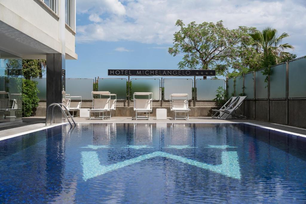 スイミングプール