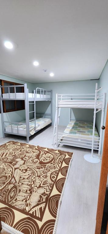 Ara house