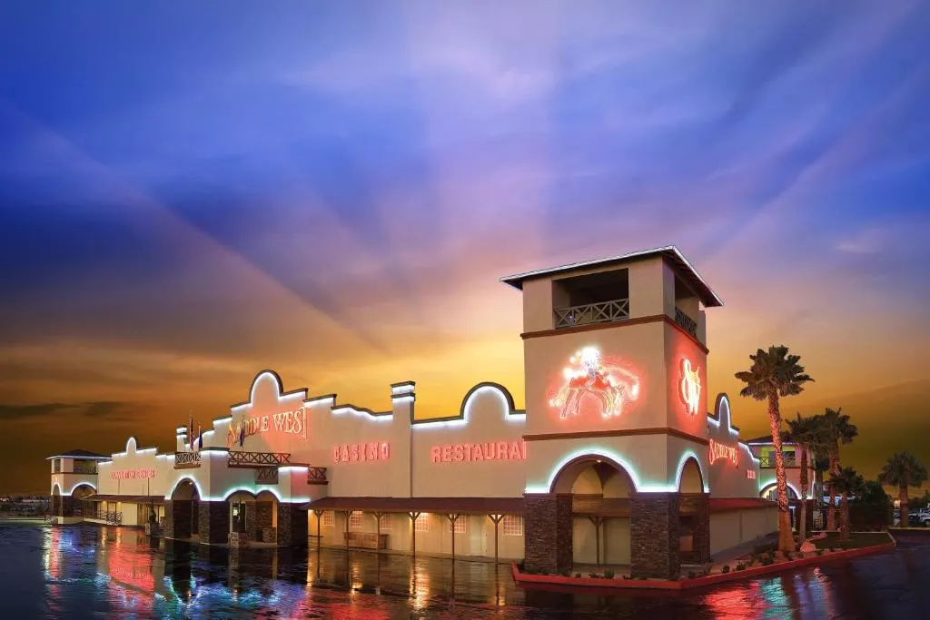 Saddle West Casino Hotel，位于帕伦普的酒店