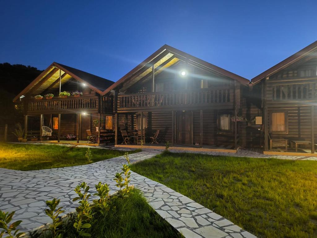 Virpazar Raj kod kumova, Virpazar