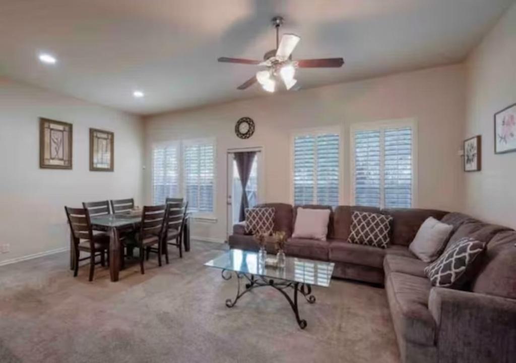 Haven - Med Center Six Flags SeaWorld San Antonio New, San Antonio