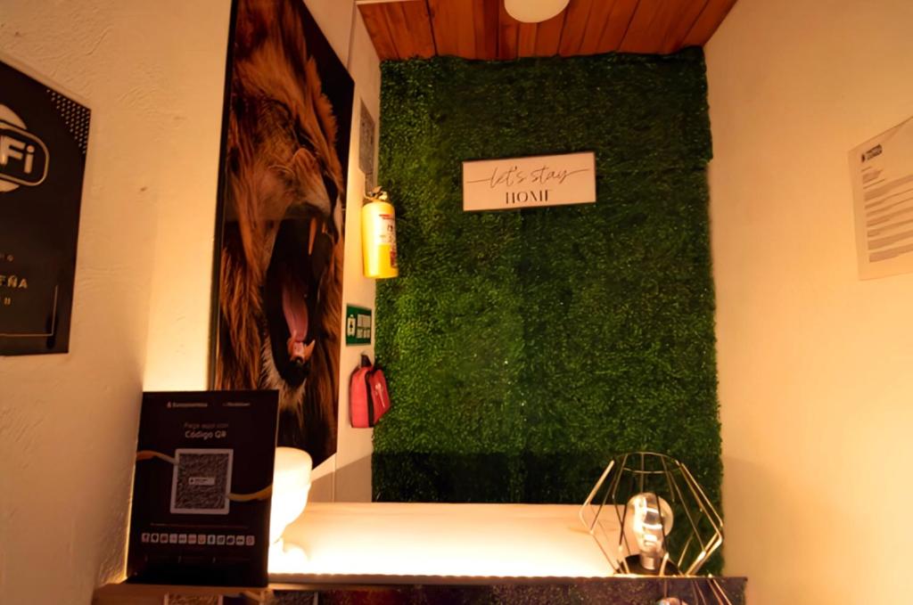 2. Hotel Co..