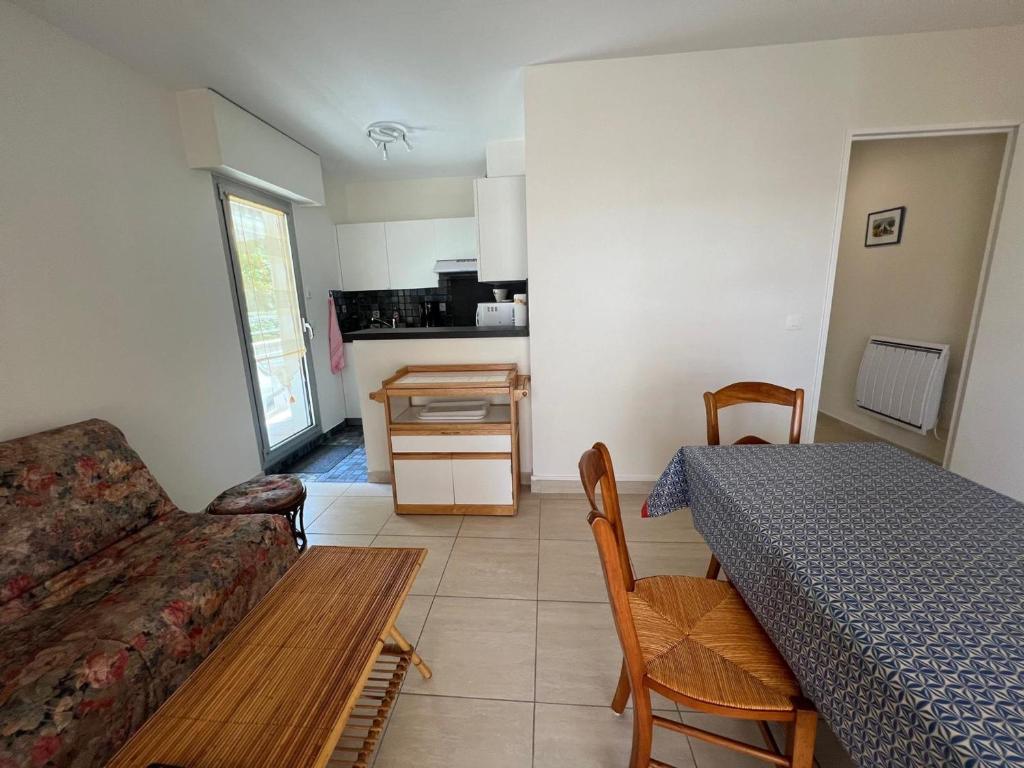 Appartement T2 - Accès plage et commerces - Parking inclus - FR-1-474-6 - 2