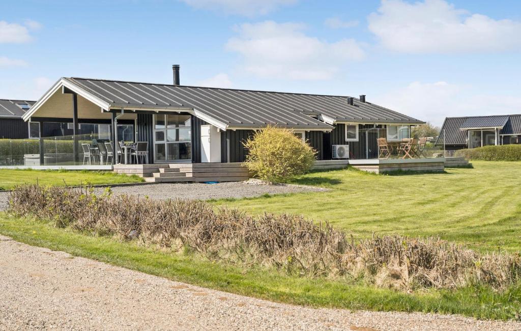 Gorgeous Home In Juelsminde With Wifi, Sønderby