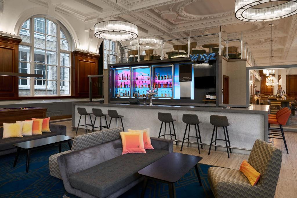 Bar/lounge