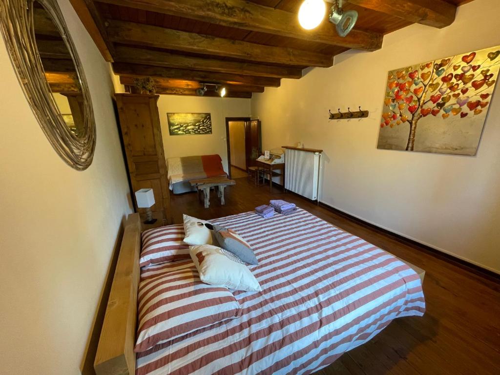 Chambres d'hôtes avec entrée privative au calme dans maison de village au-villard - 4