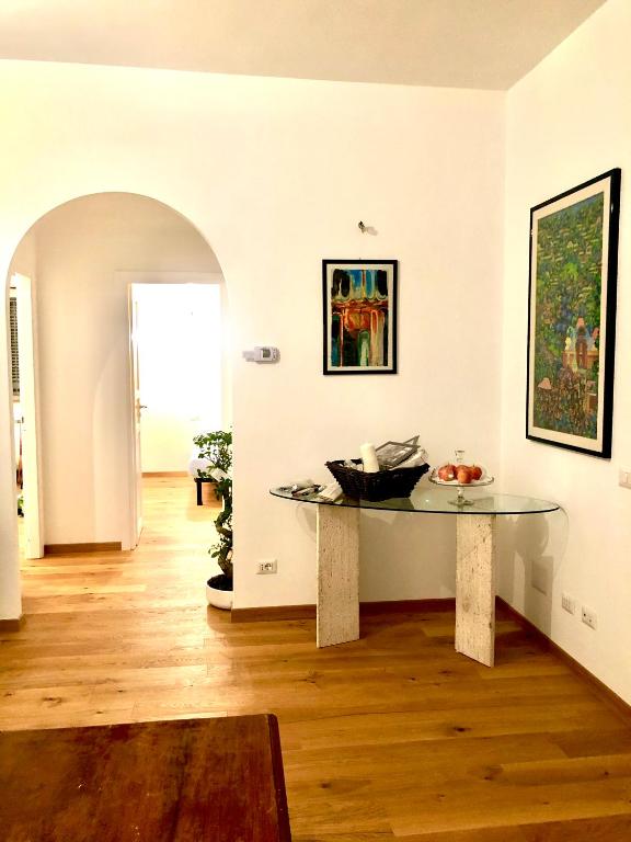 Italian luxury apartment, Roma