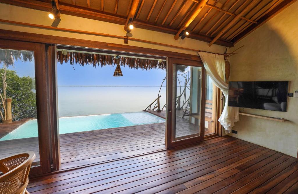 CASA MIKOKO
