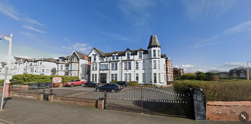 Lakeside View, Southport