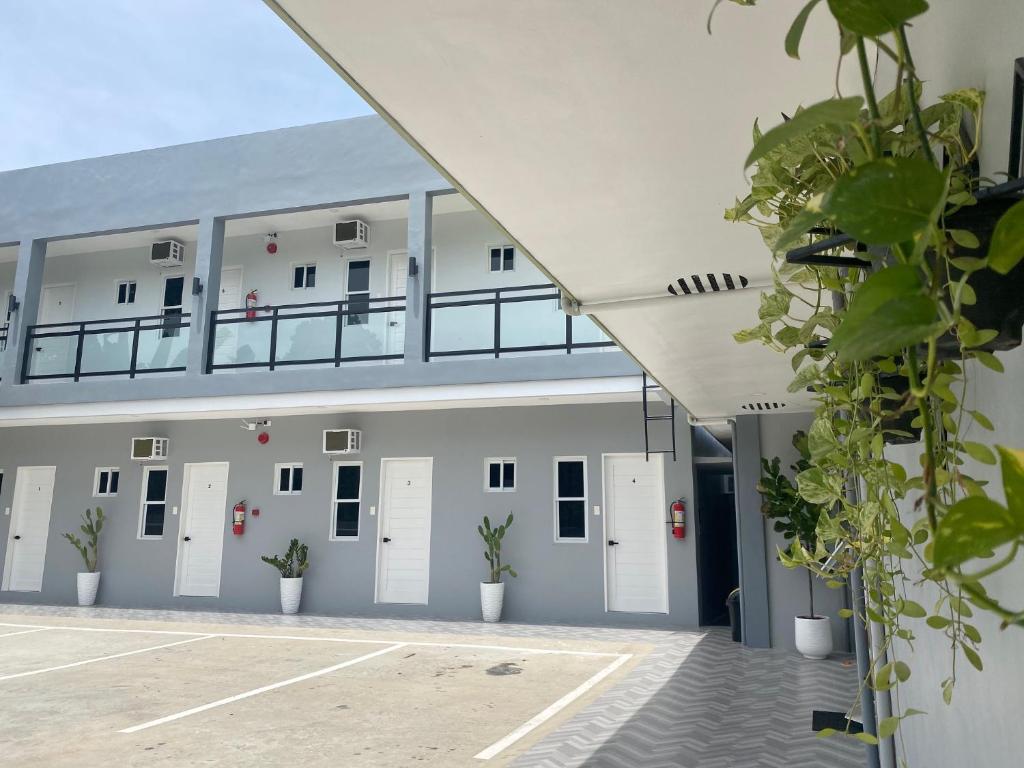 Tropical Stay Accommodations