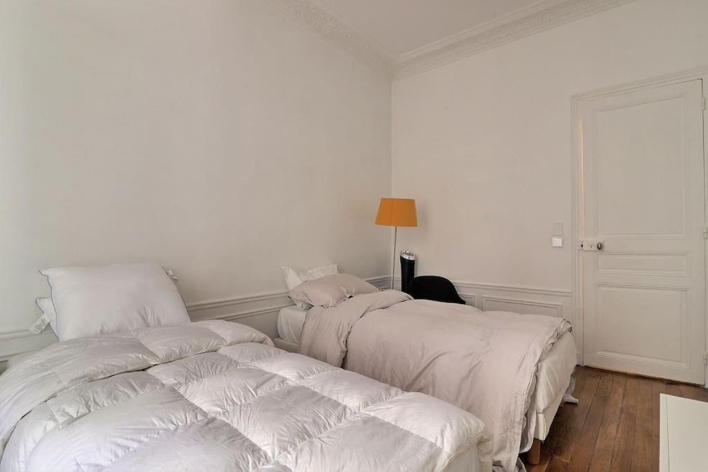 Luxury 3 Bedrooms Apartment near Champs Elysees - 2