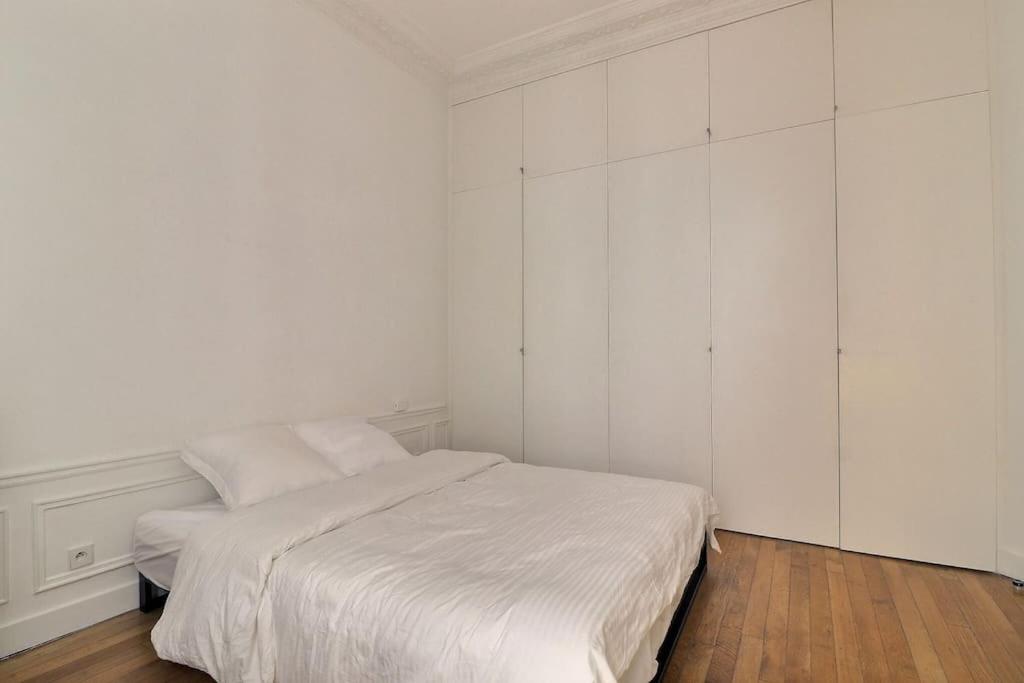 Luxury 3 Bedrooms Apartment near Champs Elysees - 3