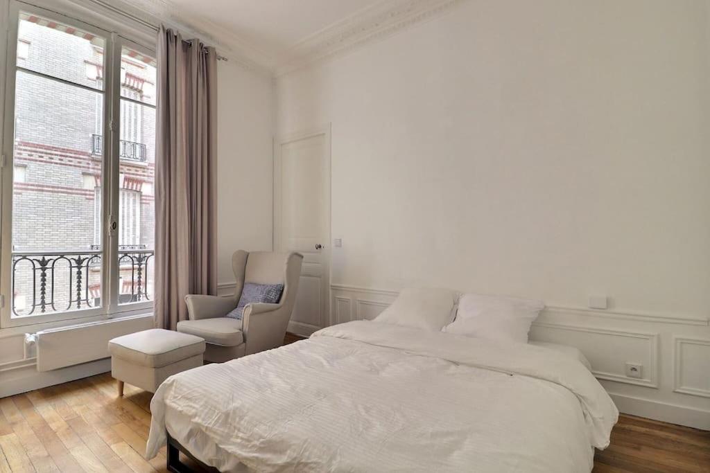 Luxury 3 Bedrooms Apartment near Champs Elysees - 5