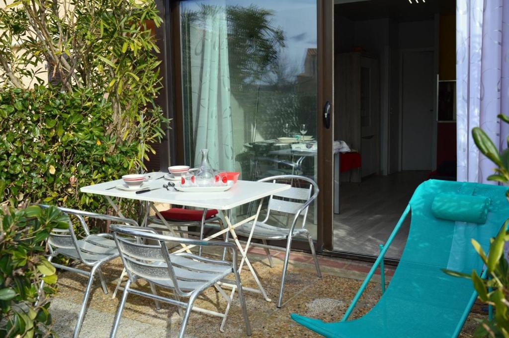 Appart Studio 2 couchages PORT LEUCATE NATURISME PL010-338 - 1