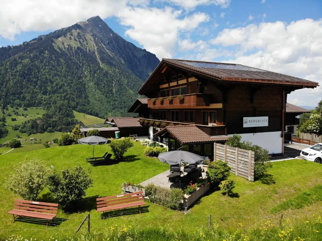 Bergblick Lodge - 3 Sterne Garni - Neueröffnung，位于阿峙奇的酒店