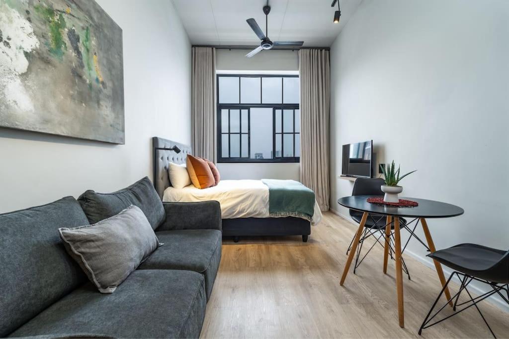 Trendy Studio in CT - CoWorking - City Views, Kapské Město