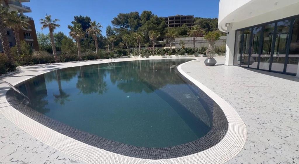 WhiteHill Apartment, Durrës