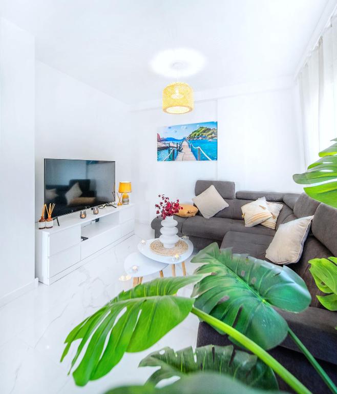 Casa Mario, La Zenia Boulevard area,fantastic 2 bedrooms, 2 bathrooms house with communal swimming pool and barbecue - 5