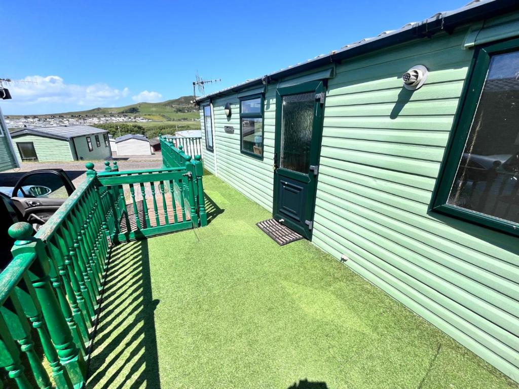 Van number 123 Beautiful Caravan sleeps 4, Aberystwyth