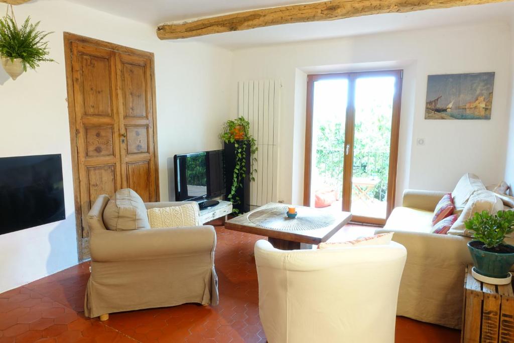 Grande maison de village 200 m2 calme tout confort - 1