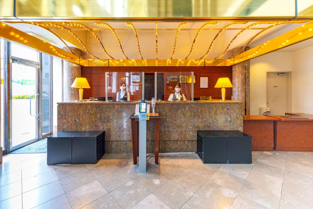 Front desk [24-hour]