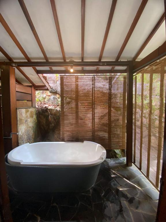 Loyal friend hostel karimunjawa 후기