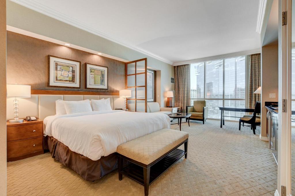 Guestroom, The Signature at MGM Grand (All Suites) in Las Vegas (NV)