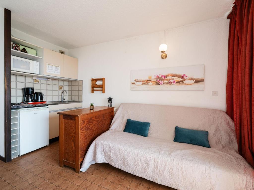 Apartment Les Eaux Vives 1 & 2-5 by Interhome - 4