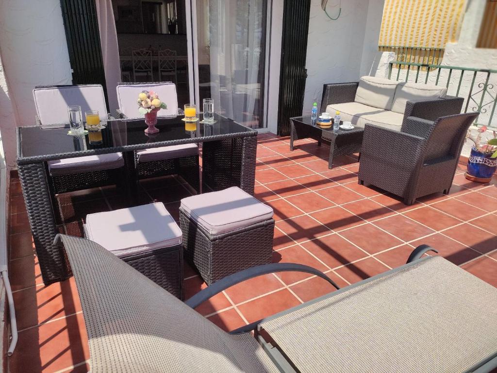 2 Bedrooms Sea View Apartment in Calahonda - 4