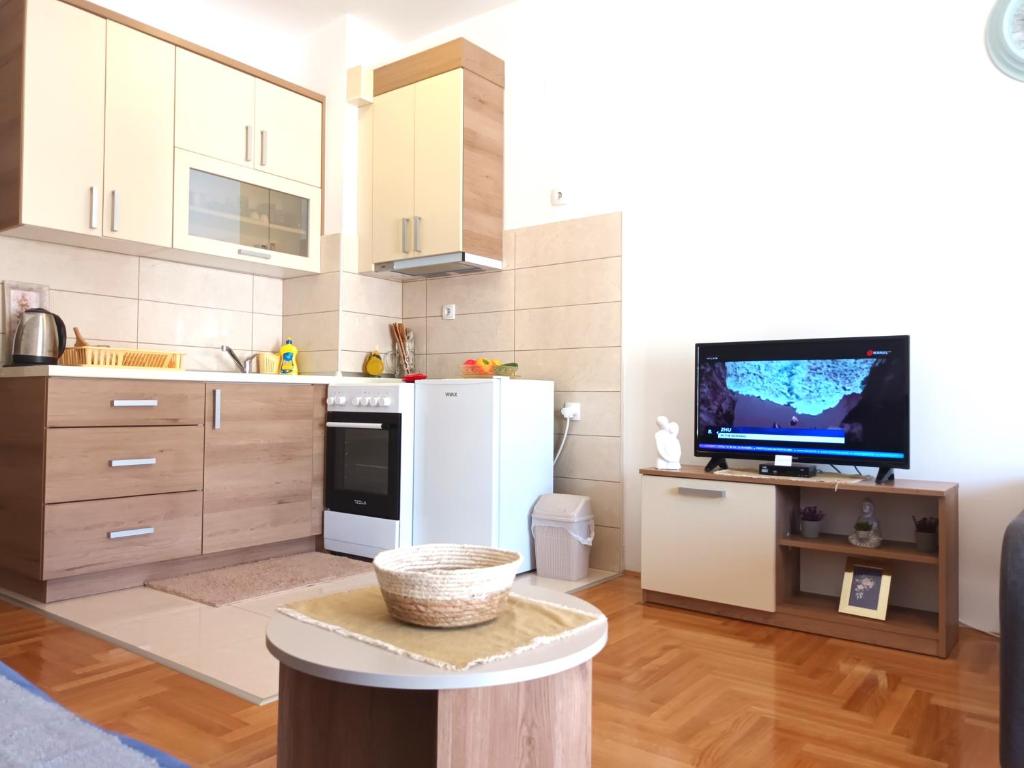 Lucky Charm studio apartment - 3