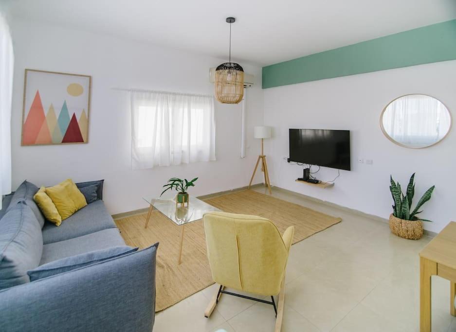 Amazing Duplex with balcony and MAMAD, Tel Aviv