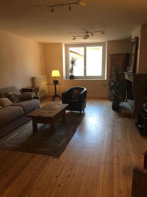 Mesnay, belle maison spacieuse, Mesnay