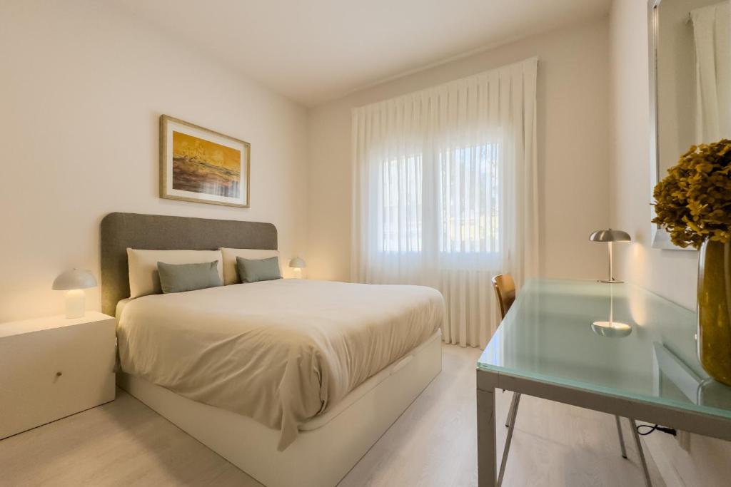 Barcelona Aura Apartments - 4