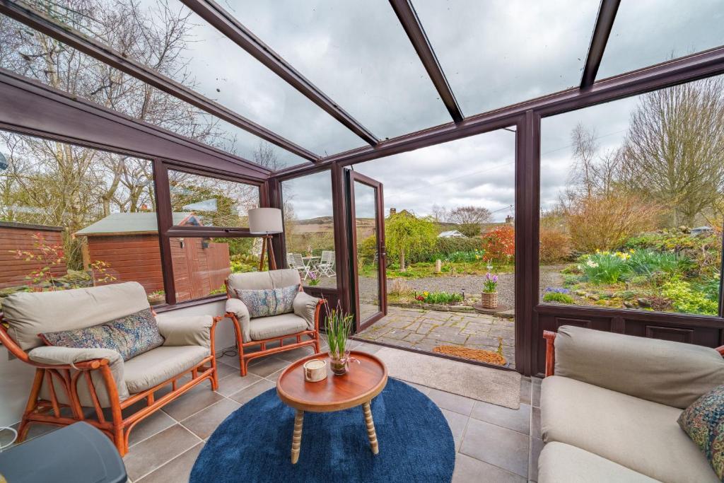 6 The Mews - Cosy Cottage with garden, Bampton