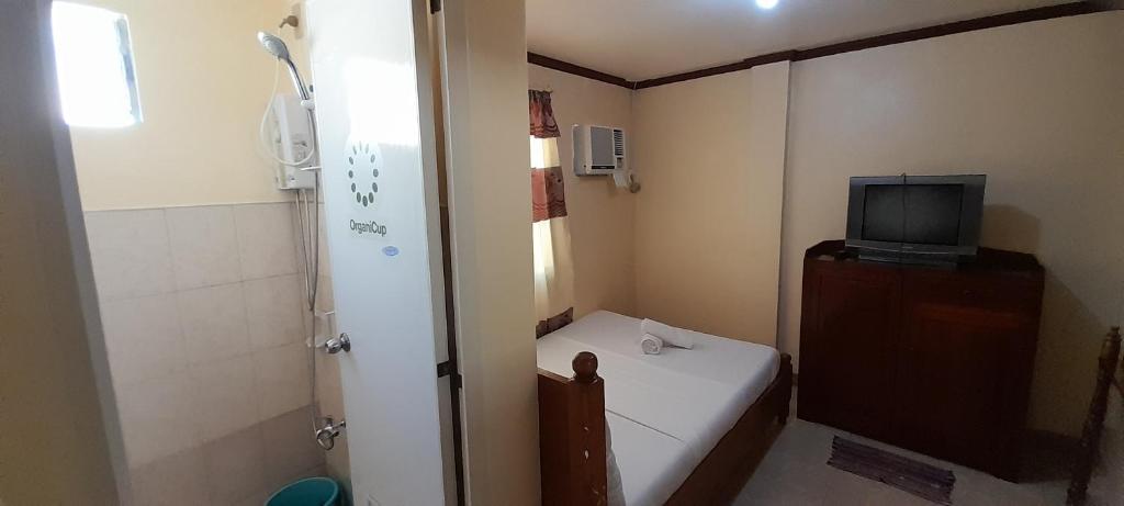 CORALYN'S PLACE small room 5