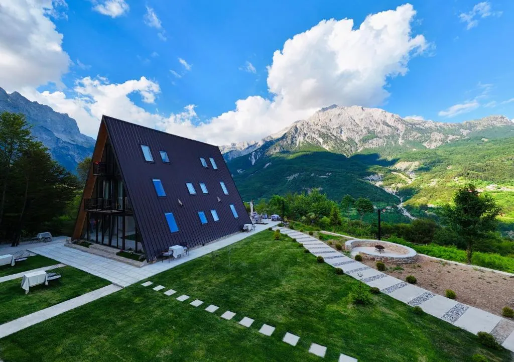 Vidis Chalet Boutique Hotel, hotel in Theth