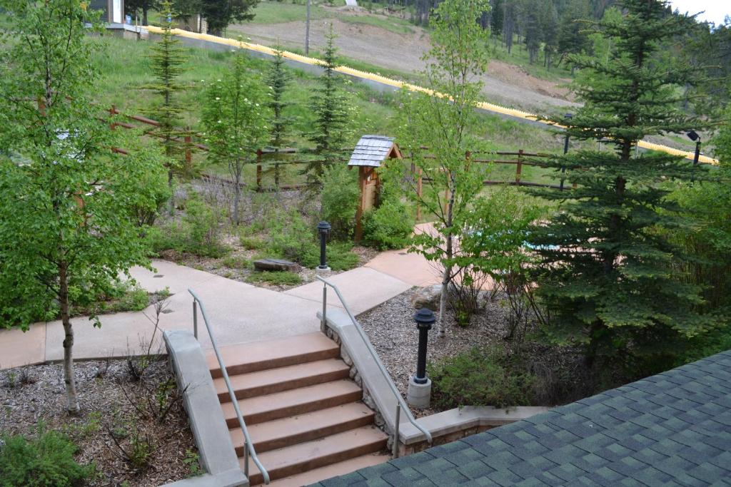 Taynton Lodge at Panorama Mountain Village Resort photo