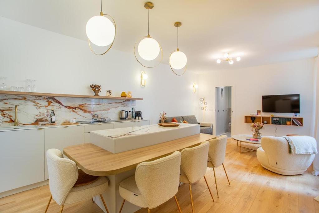 Montmartre Rochechouart - 1 Bed Apt Sleeps 2 - 5