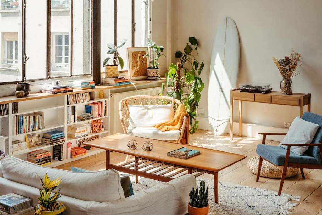 Sublime loft avec verrières sur le Canal St Martin - 3